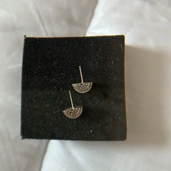 John Hardy Earrings - Picture 6 of 8